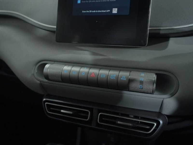 2025 (25) BYD DOLPHIN SURF 65kW Boost 43kWh 5dr Auto 4906650