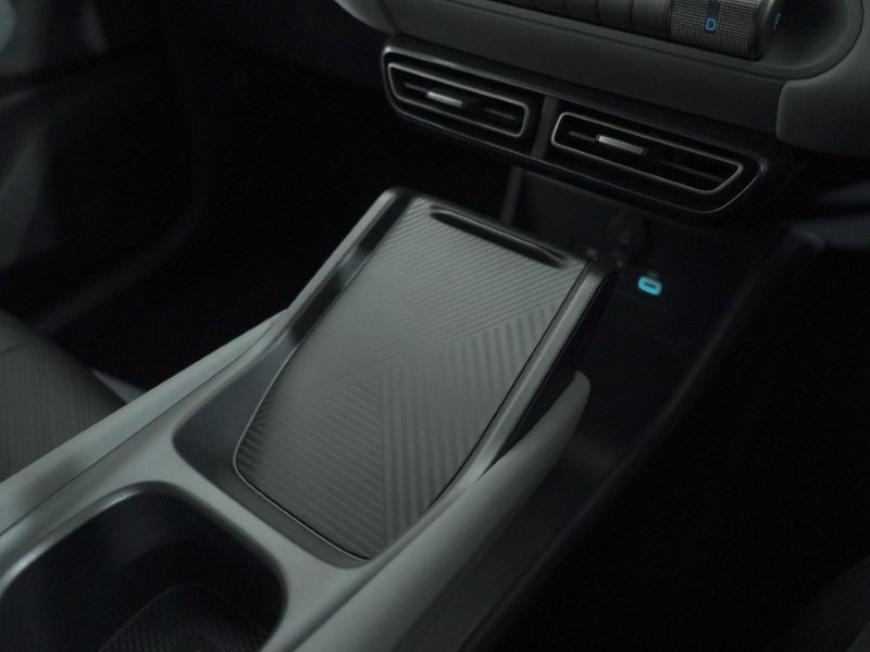 2025 (75) BYD DOLPHIN SURF 65kW Active 30kWh 5dr Auto 4915620