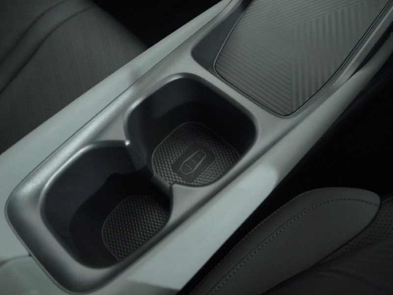 2025 (75) BYD DOLPHIN SURF 65kW Active 30kWh 5dr Auto 4915621