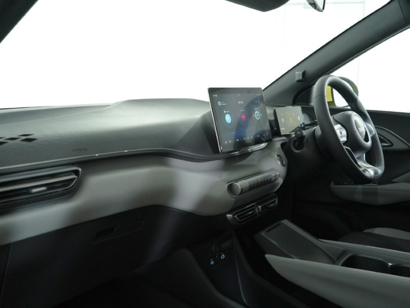 2025 (75) BYD DOLPHIN SURF 65kW Boost 43kWh 5dr Auto 4910915