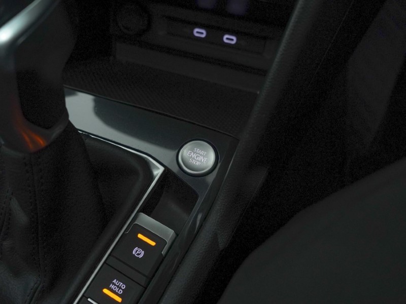 2021 (21) VOLKSWAGEN TIGUAN 1.5 TSI 150 Elegance 5dr DSG 4921534