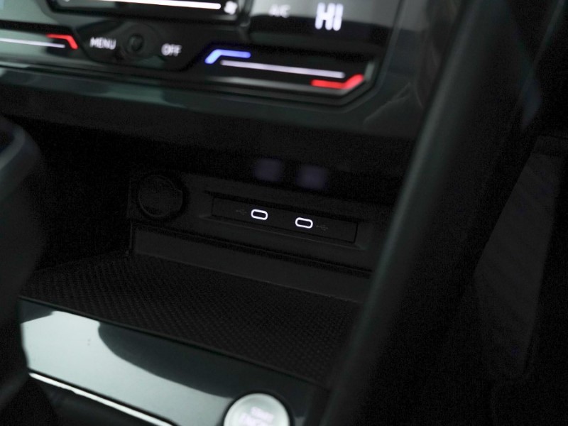 2021 (21) VOLKSWAGEN TIGUAN 1.5 TSI 150 Elegance 5dr DSG 4921535