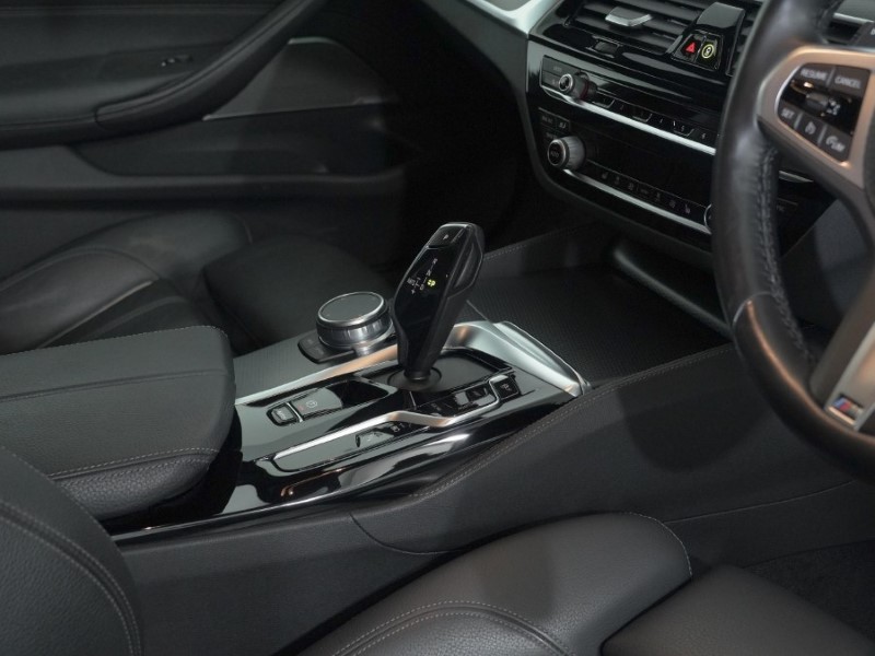 2021 (21) BMW 5 SERIES 530e M Sport 4dr Auto 4939492