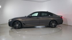 2021 (21) BMW 5 SERIES 530e M Sport 4dr Auto 4939522