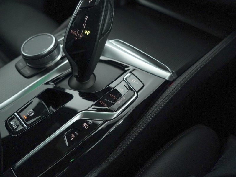 2021 (21) BMW 5 SERIES 530e M Sport 4dr Auto 4939476