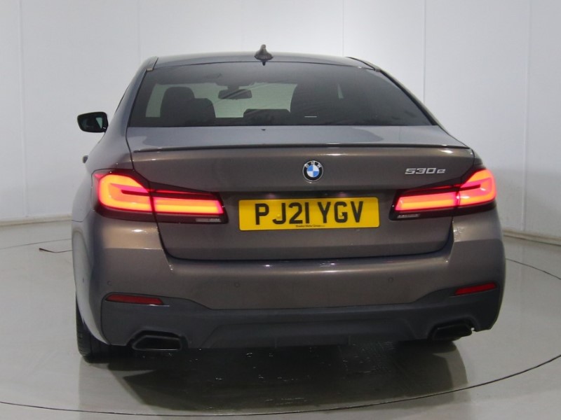 2021 (21) BMW 5 SERIES 530e M Sport 4dr Auto 4939524