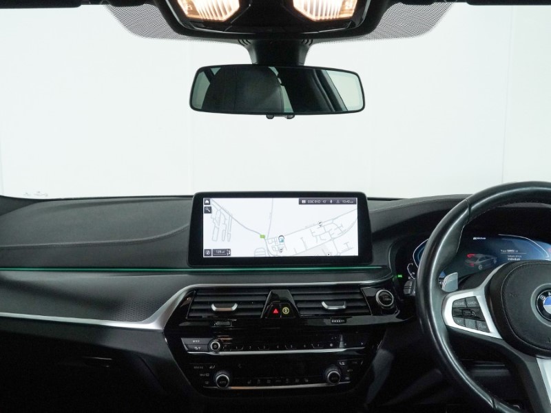 2021 (21) BMW 5 SERIES 530e M Sport 4dr Auto 4939509