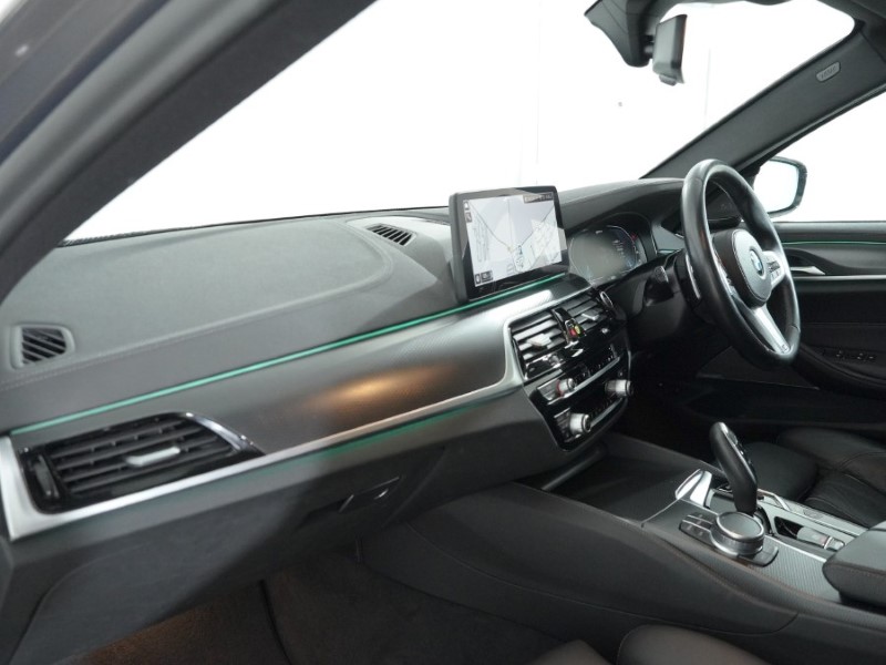 2021 (21) BMW 5 SERIES 530e M Sport 4dr Auto 4939505