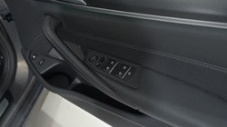 2021 (21) BMW 5 SERIES 530e M Sport 4dr Auto 4939489