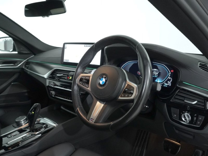 2021 (21) BMW 5 SERIES 530e M Sport 4dr Auto 4939490