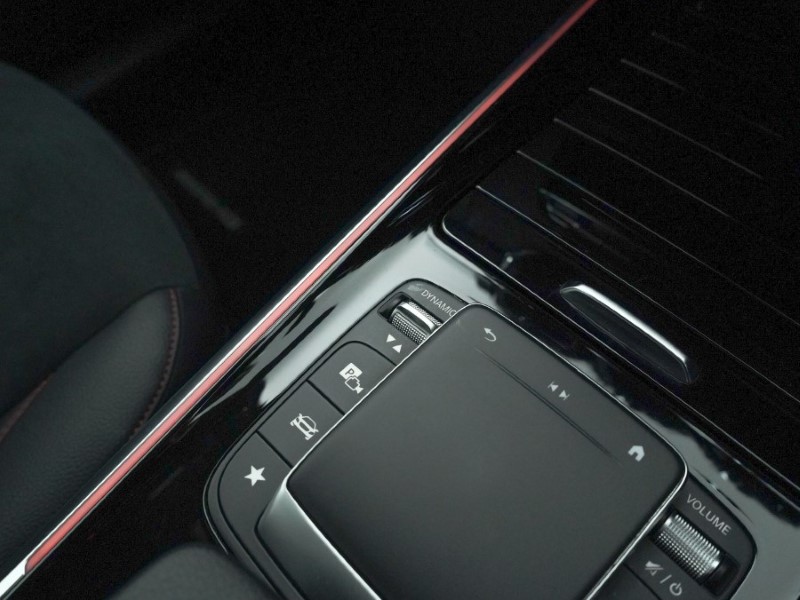 2023 (23) MERCEDES-BENZ GLB 200 AMG Line Premium 5dr 7G-Tronic 4933256