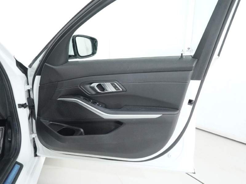 2022 (71) BMW 3 SERIES 320i M Sport 4dr Step Auto 4942414