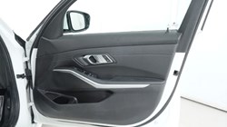 2022 (71) BMW 3 SERIES 320i M Sport 4dr Step Auto 4942414