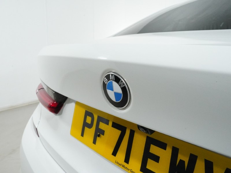 2022 (71) BMW 3 SERIES 320i M Sport 4dr Step Auto 4942419