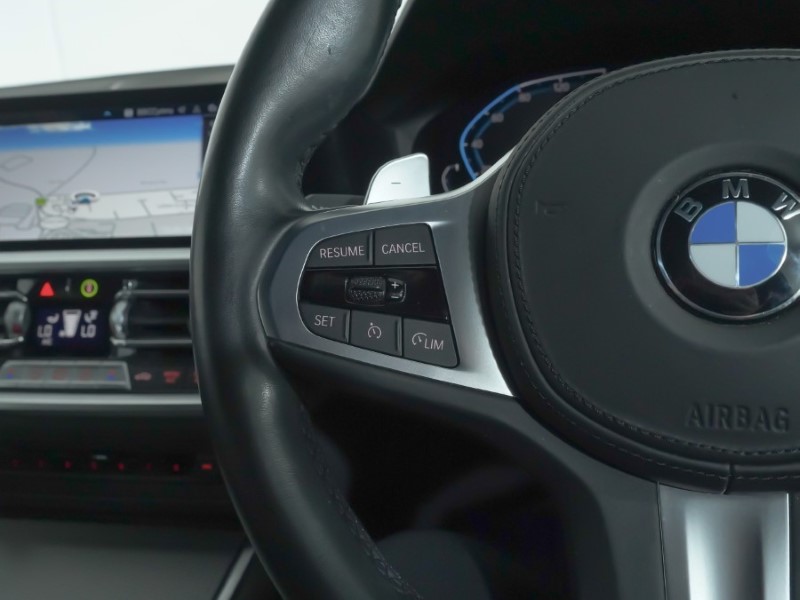 2022 (71) BMW 3 SERIES 320i M Sport 4dr Step Auto 4942440