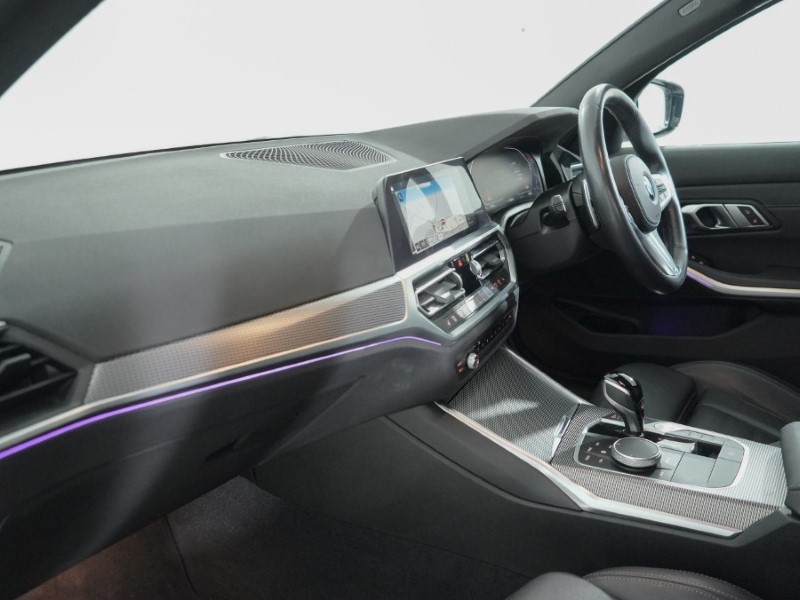 2022 (71) BMW 3 SERIES 320i M Sport 4dr Step Auto 4942424