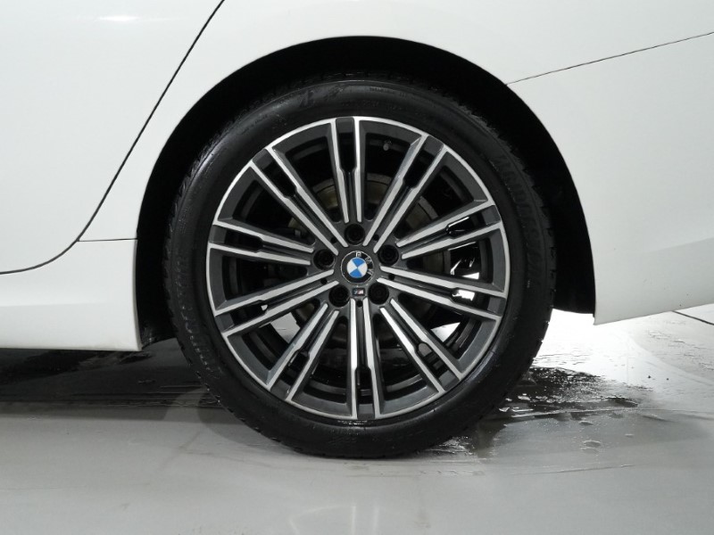 2022 (71) BMW 3 SERIES 320i M Sport 4dr Step Auto 4942454