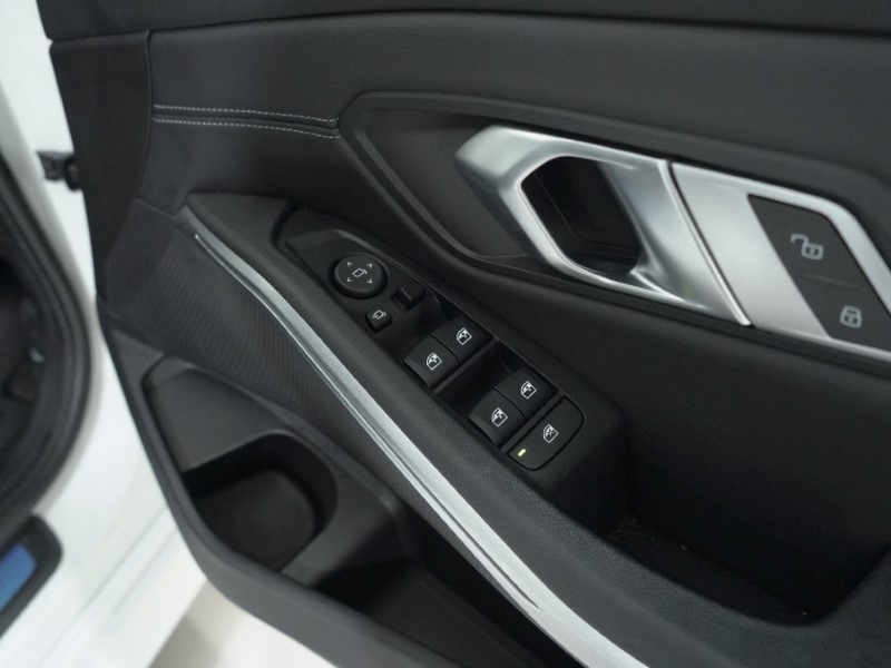 2022 (71) BMW 3 SERIES 320i M Sport 4dr Step Auto 4942413