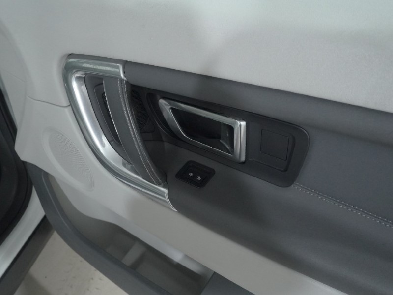 2016 (16) LAND ROVER DISCOVERY SPORT 2.0 TD4 180 HSE Black 5dr Auto 4958007