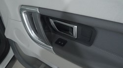 2016 (16) LAND ROVER DISCOVERY SPORT 2.0 TD4 180 HSE Black 5dr Auto 4958007