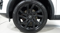 2016 (16) LAND ROVER DISCOVERY SPORT 2.0 TD4 180 HSE Black 5dr Auto 4958043