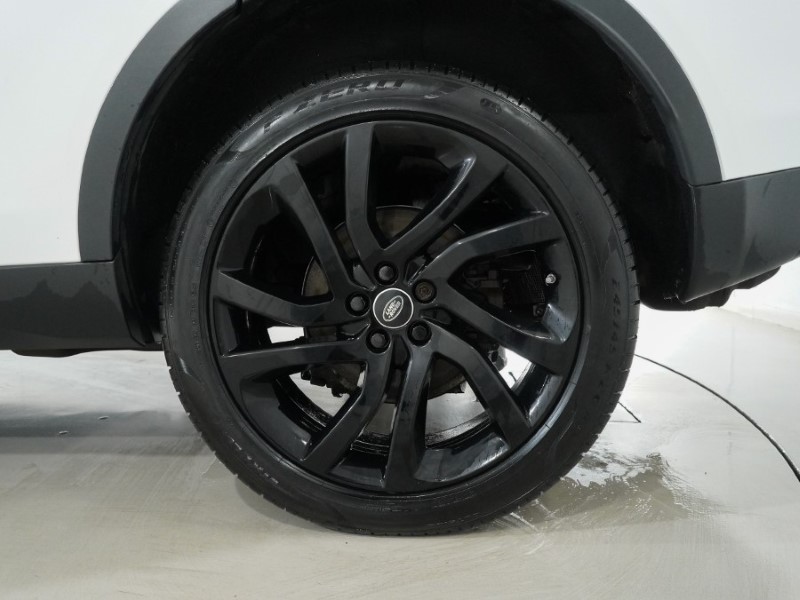 2016 (16) LAND ROVER DISCOVERY SPORT 2.0 TD4 180 HSE Black 5dr Auto 4958042