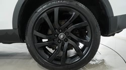 2016 (16) LAND ROVER DISCOVERY SPORT 2.0 TD4 180 HSE Black 5dr Auto 4958042