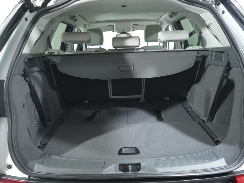 2016 (16) LAND ROVER DISCOVERY SPORT 2.0 TD4 180 HSE Black 5dr Auto 4957997