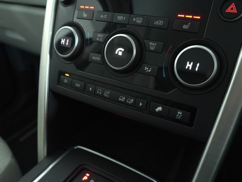 2016 (16) LAND ROVER DISCOVERY SPORT 2.0 TD4 180 HSE Black 5dr Auto 4958022