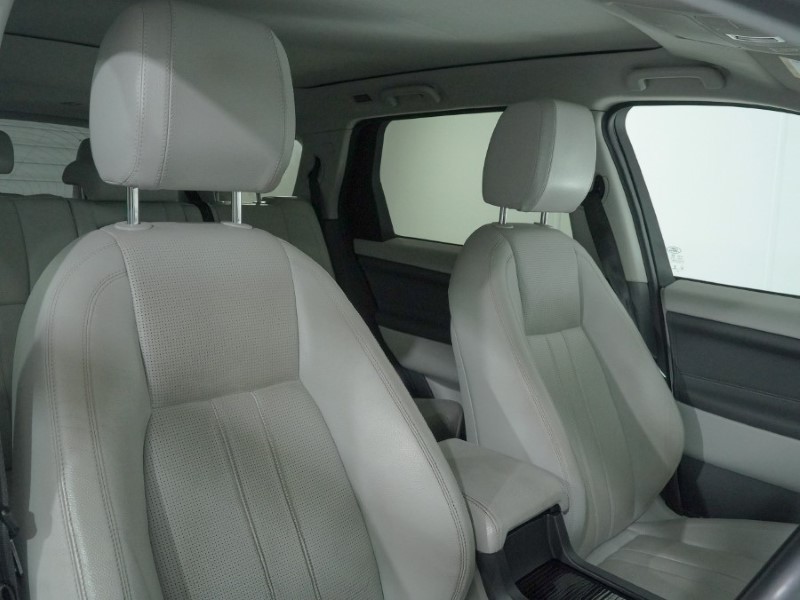 2016 (16) LAND ROVER DISCOVERY SPORT 2.0 TD4 180 HSE Black 5dr Auto 4958005