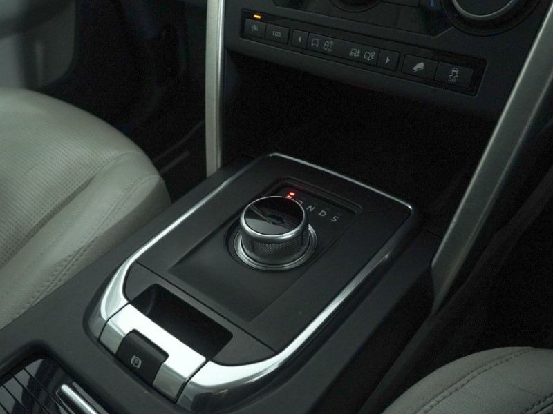 2016 (16) LAND ROVER DISCOVERY SPORT 2.0 TD4 180 HSE Black 5dr Auto 4958018