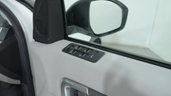 2016 (16) LAND ROVER DISCOVERY SPORT 2.0 TD4 180 HSE Black 5dr Auto 4958008