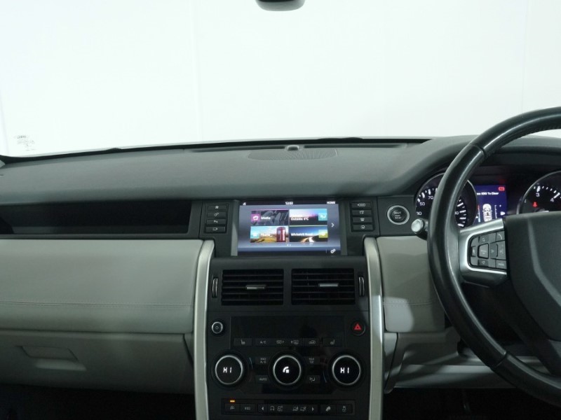 2016 (16) LAND ROVER DISCOVERY SPORT 2.0 TD4 180 HSE Black 5dr Auto 4958016