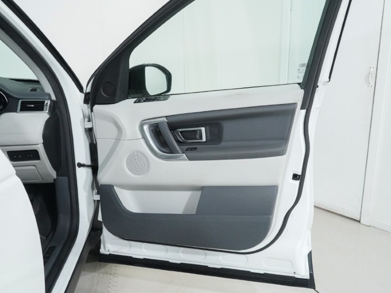 2016 (16) LAND ROVER DISCOVERY SPORT 2.0 TD4 180 HSE Black 5dr Auto 4958006