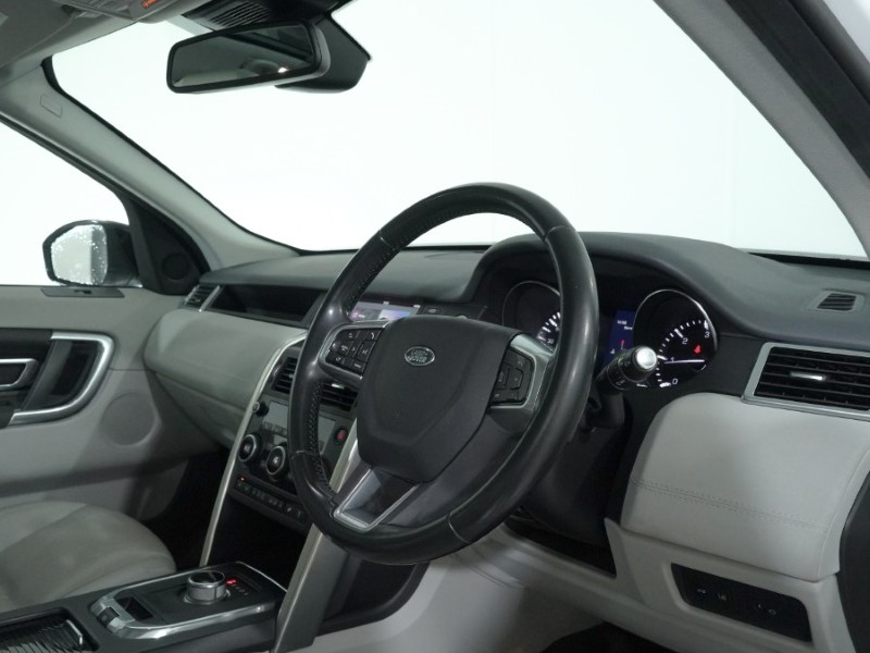 2016 (16) LAND ROVER DISCOVERY SPORT 2.0 TD4 180 HSE Black 5dr Auto 4958010