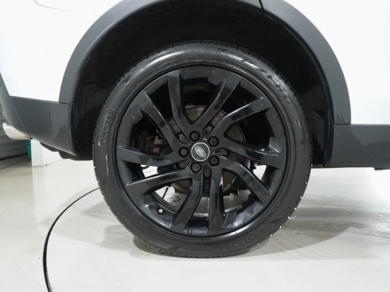 2016 (16) LAND ROVER DISCOVERY SPORT 2.0 TD4 180 HSE Black 5dr Auto 4958040