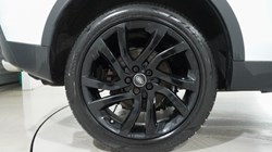 2016 (16) LAND ROVER DISCOVERY SPORT 2.0 TD4 180 HSE Black 5dr Auto 4958040