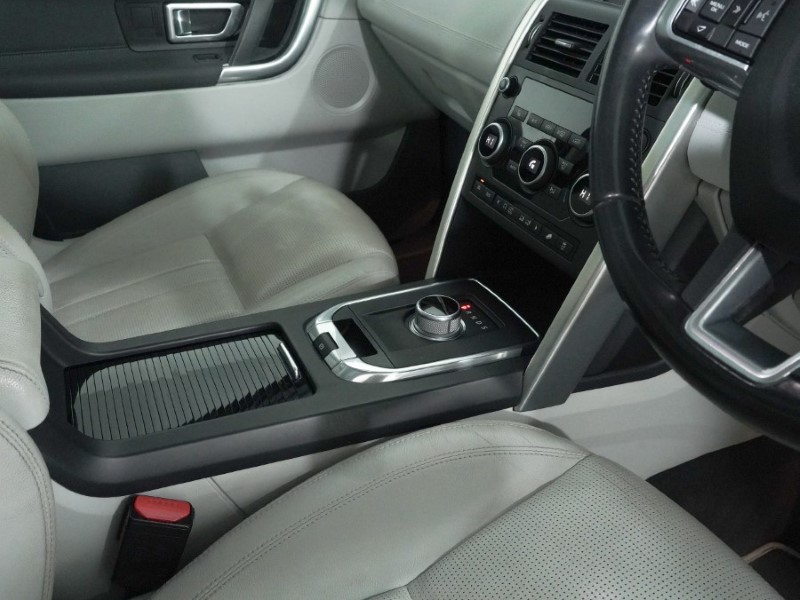 2016 (16) LAND ROVER DISCOVERY SPORT 2.0 TD4 180 HSE Black 5dr Auto 4958011