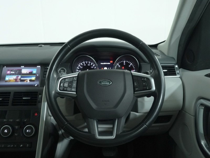 2016 (16) LAND ROVER DISCOVERY SPORT 2.0 TD4 180 HSE Black 5dr Auto 4958017