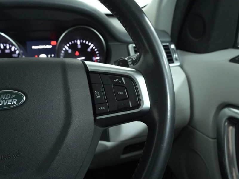 2016 (16) LAND ROVER DISCOVERY SPORT 2.0 TD4 180 HSE Black 5dr Auto 4958025