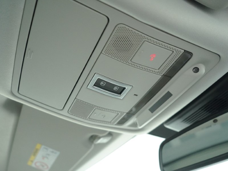 2016 (16) LAND ROVER DISCOVERY SPORT 2.0 TD4 180 HSE Black 5dr Auto 4958039