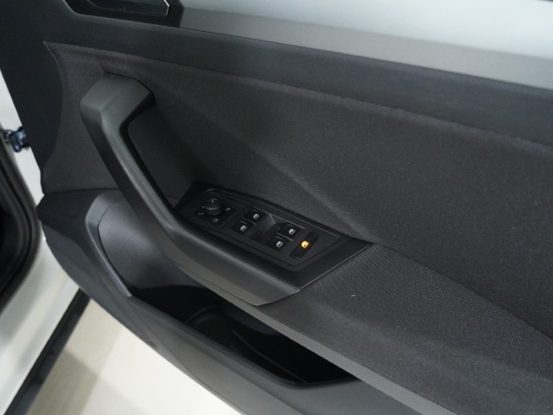 2022 (72) VOLKSWAGEN T-ROC 1.0 TSI Life 5dr 4968947