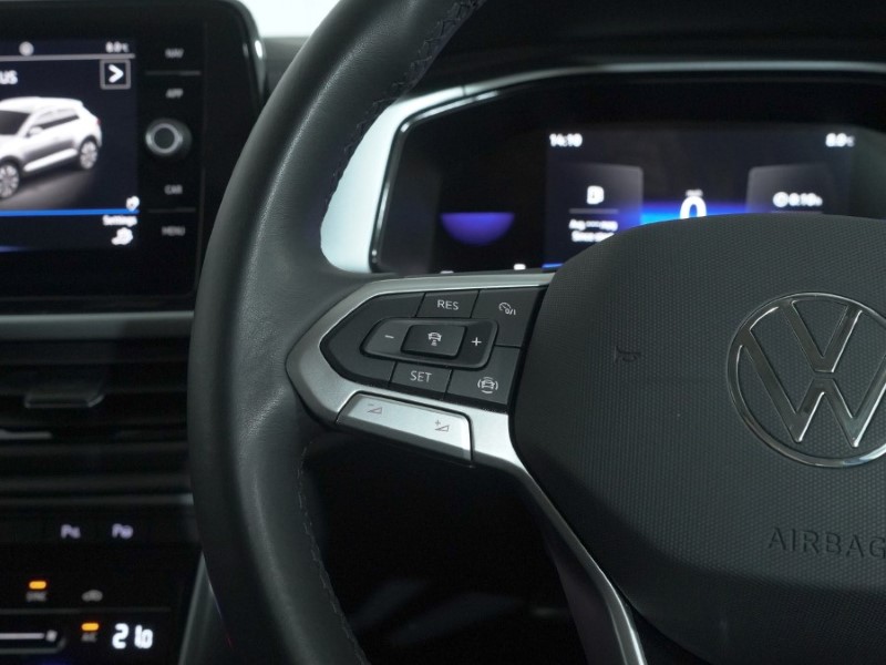 2022 (72) VOLKSWAGEN T-ROC 1.0 TSI Life 5dr 4968962