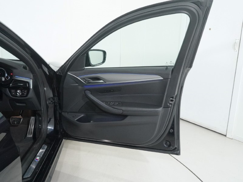 2018 (18) BMW 5 SERIES 540i xDrive M Sport 4dr Auto 4970750