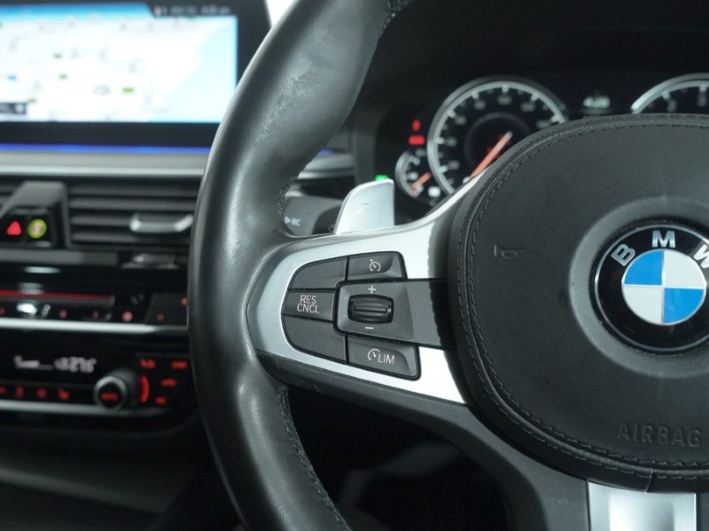 2018 (18) BMW 5 SERIES 540i xDrive M Sport 4dr Auto 4970758