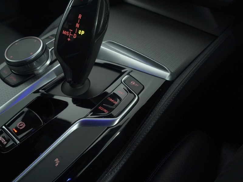 2018 (18) BMW 5 SERIES 540i xDrive M Sport 4dr Auto 4970768