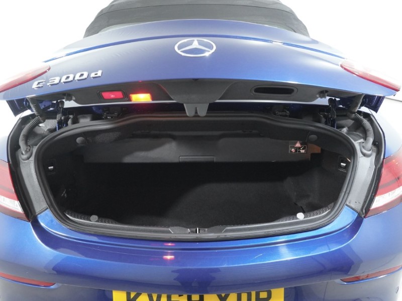 2019 (69) MERCEDES-BENZ C CLASS C300d AMG Line Premium 2dr 9G-Tronic 4983894