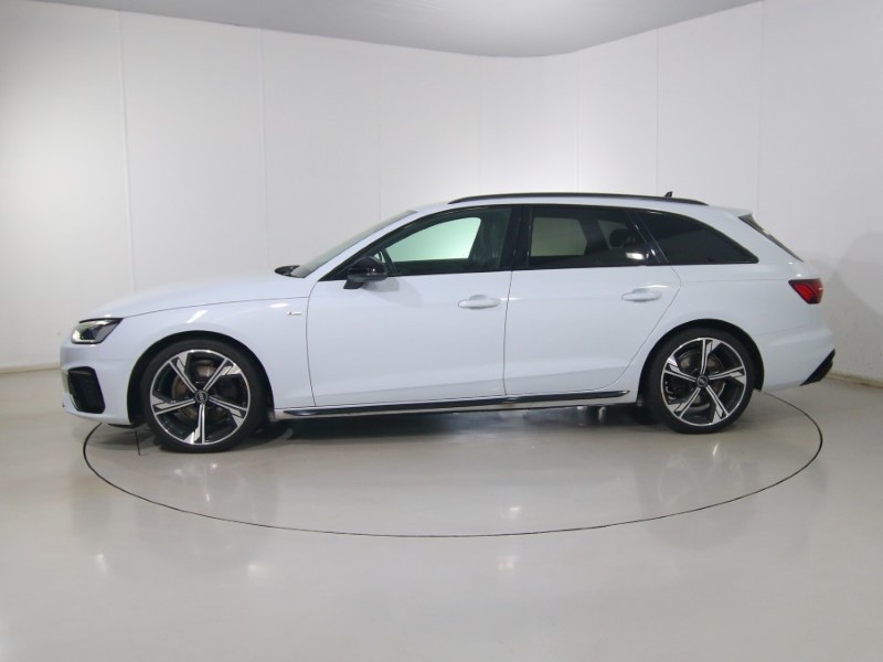 2022 (22) AUDI A4 35 TFSI Black Edition 5dr S Tronic 4981671