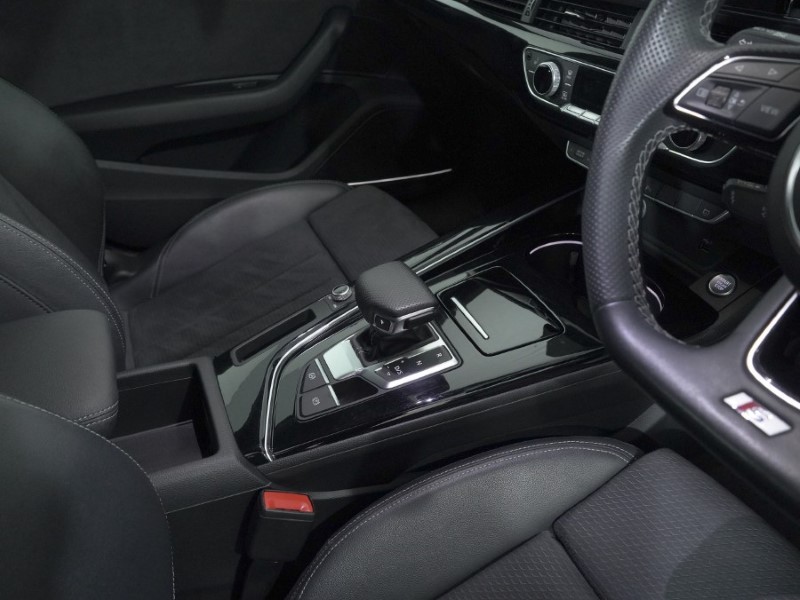 2022 (22) AUDI A4 35 TFSI Black Edition 5dr S Tronic 4981642