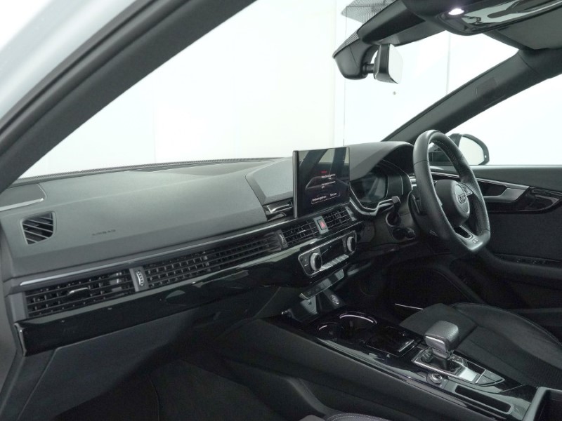 2022 (22) AUDI A4 35 TFSI Black Edition 5dr S Tronic 4981627